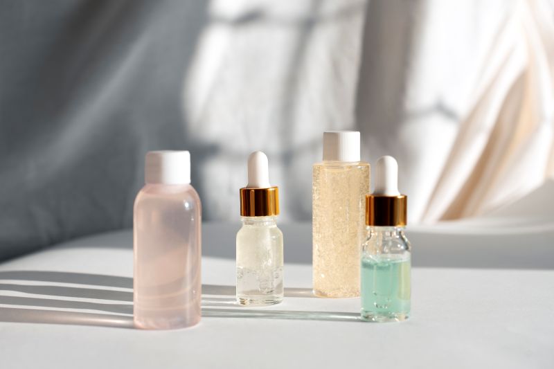 Tinh dầu dã hương còn được ứng dụng trong sản xuất mỹ phẩm và nước hoa 