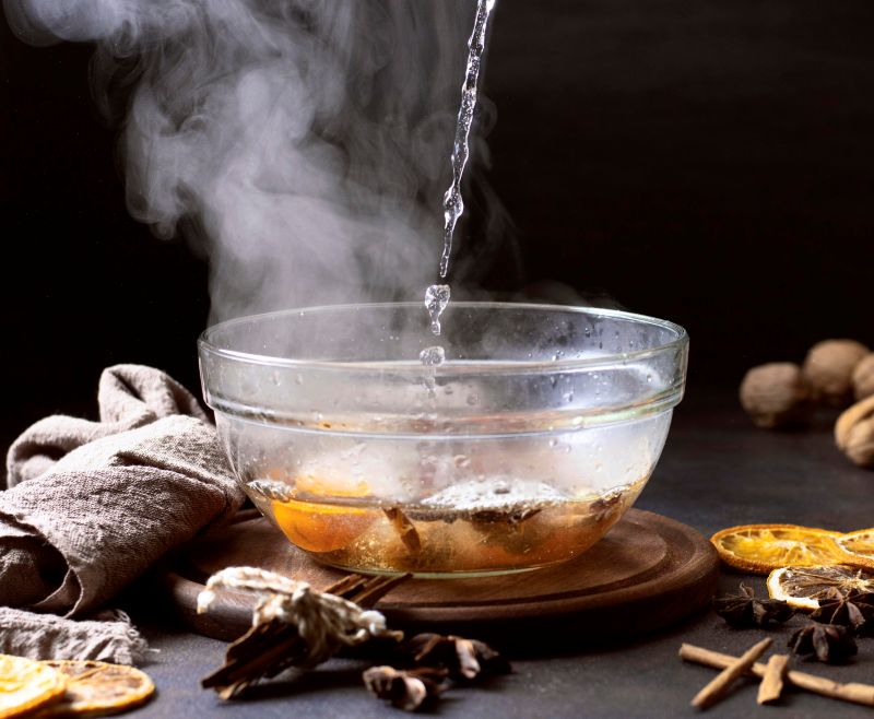 Tinh dầu dã hương dùng xông hơi hỗ trợ trị cảm lạnh, nghẹt mũi