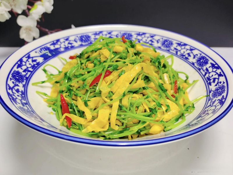 Mầm đậu Hà Lan chế biến thành các món ăn tốt cho thị lực và làn da