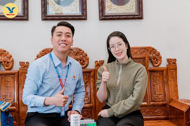 Xét nghiệm máu giúp xác định chính xác “cứ ăn xong là buồn nôn có phải có thai không”