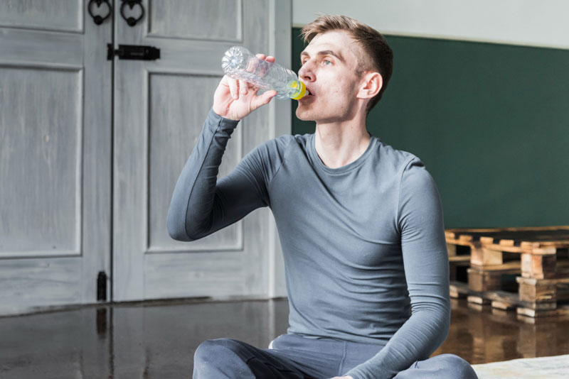 Nếu siêu âm qua thành bụng, bệnh nhân cần uống nước và nhịn tiểu theo hướng dẫn của bác sĩ 