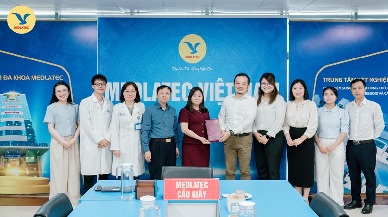 Lãnh đạo hai đơn vị trao đổi, chia sẻ những định hướng và dự kiến hợp tác trong tương lai