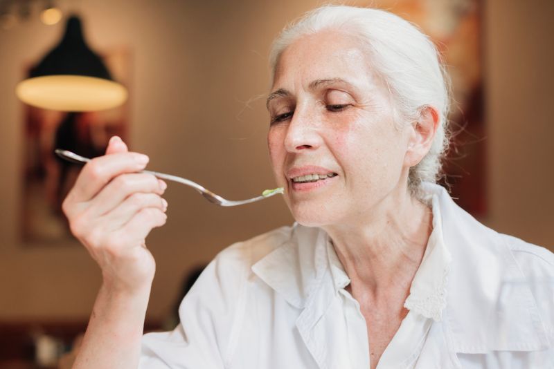 Canxi trong chà là hỗ trợ sức khỏe xương khớp