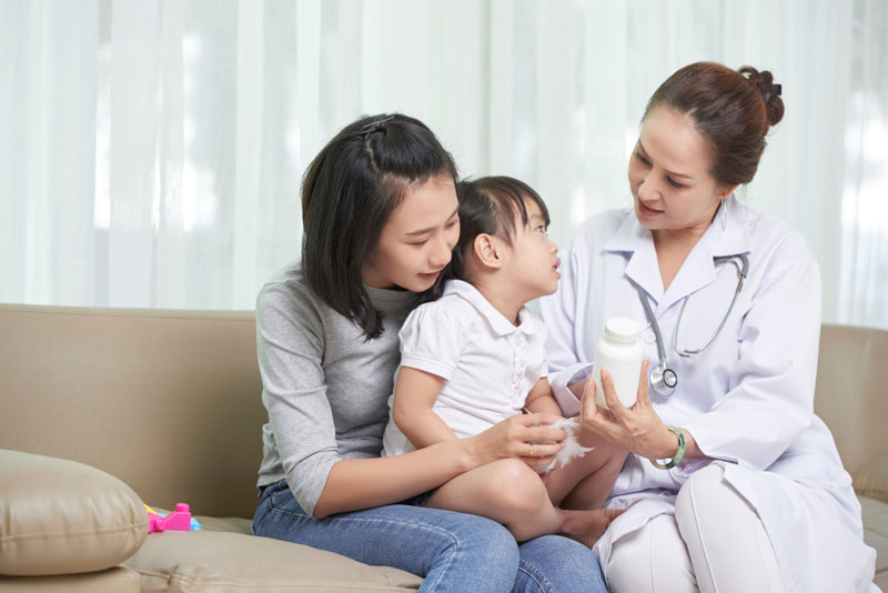 Kháng sinh được chỉ định cho trẻ bị viêm phế quản do vi khuẩn
