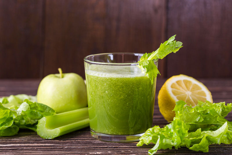Nước ép rau cần tây giàu vitamin và khoáng chất 