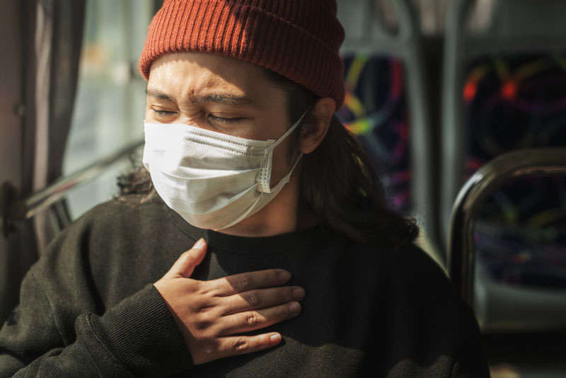 Nguyên nhân gây viêm phế quản cấp thường liên quan đến virus hoặc vi khuẩn