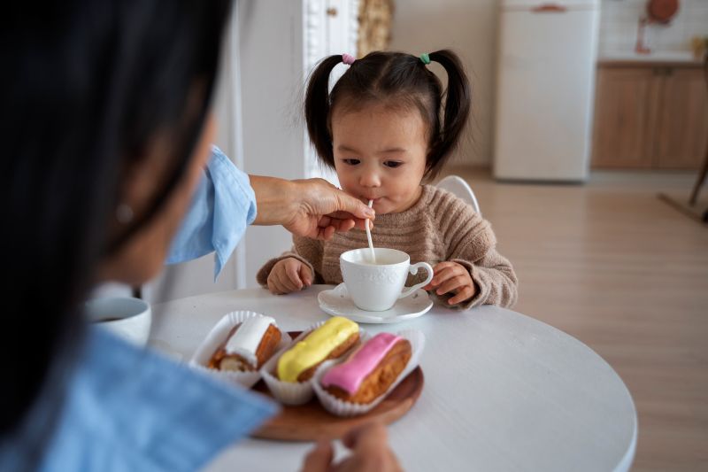 Trẻ em dưới 1 tuổi không nên dùng trứng gà mật ong 