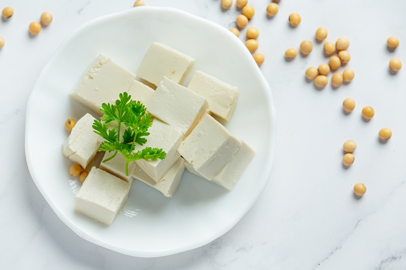 Nhiều người bệnh lo ngại ăn đậu phụ có thể làm tăng kích thước khối u xơ tử cung