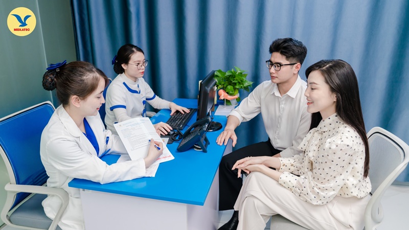 Các cặp đôi nên đi khám trước khi lên kế hoạch sinh con để được chuyên gia y tế tư vấn cụ thể