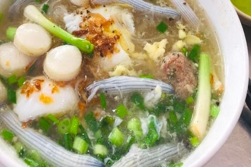 Sá sùng nấu canh