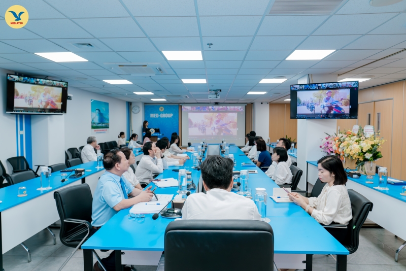 Toàn cảnh chương trình kỷ niệm nhân Ngày Quốc tế Điều dưỡng 12/5 tại trụ sở hành chính Tập đoàn (270 Thụy Khuê) và kết nối trực tuyến các điểm cầu trên toàn hệ thống 