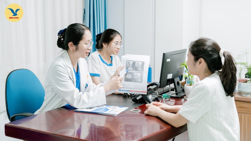 Bạn nên khám cơ xương khớp tại đơn vị y tế uy tín
