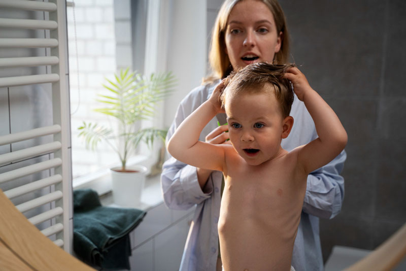 Xoa bóp nhẹ nhàng có thể giúp thư giãn cơ, giảm sưng hạch