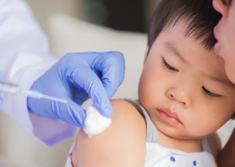 Việc tiêm phòng dại cho con cần được cha mẹ thực hiện theo đúng khuyến cáo của bác sĩ