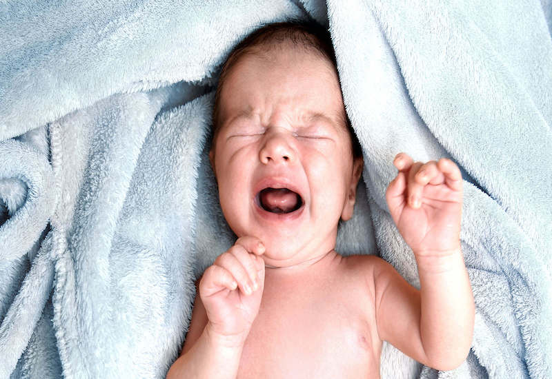 7 cách giúp em bé bị lòng ruột trở nên thoải mái và khỏe mạnh
