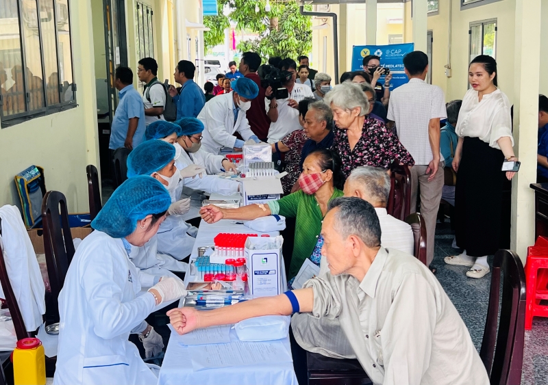 Quy trình xét nghiệm hiện đại, nhanh chóng của MEDLATEC được đông đảo người dân trải nghiệm bày tỏ sự hài lòng 
