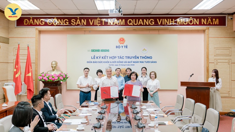 Quang cảnh buổi lễ ký kết hợp tác truyền thông giữa Báo Sức khỏe & Đời sống và Quỹ Hỗ trợ bệnh nhân ung thư – Ngày mai tươi sáng