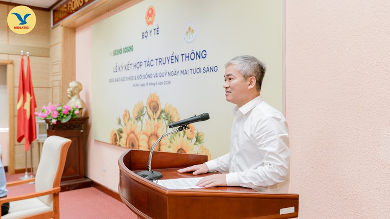 Nhà báo Trần Tuấn Linh – Tổng Biên tập Báo Sức khỏe & Đời sống phát biểu tại buổi lễ