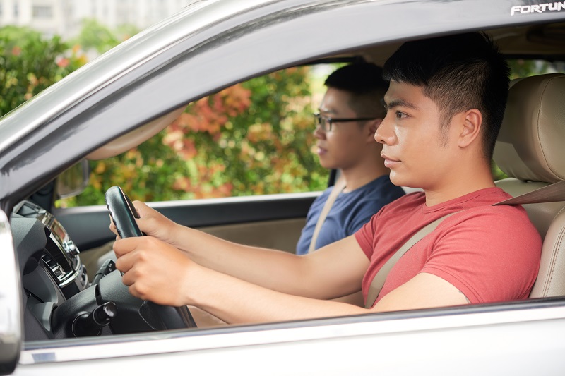 Nếu đã uống bia rượu nên có tài xế lái xe riêng không vi phạm nồng độ cồn
