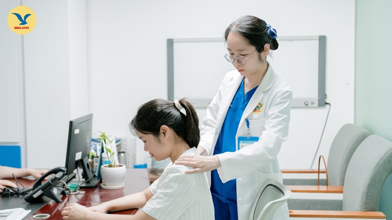 Bạn nên đi khám tại cơ sở y tế chuyên khoa nếu bị đau mỏi cổ vai gáy