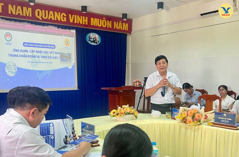 TS.BS Trần Thanh Hùng trình bày bài báo cáo chuyên môn tại hội thảo