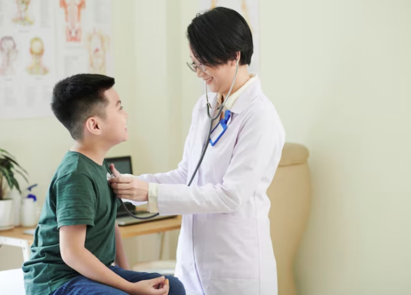 Phác đồ điều trị tình trạng trẻ đi nhón chân và chậm nói tùy thuộc vào nguyên nhân gây bệnh 