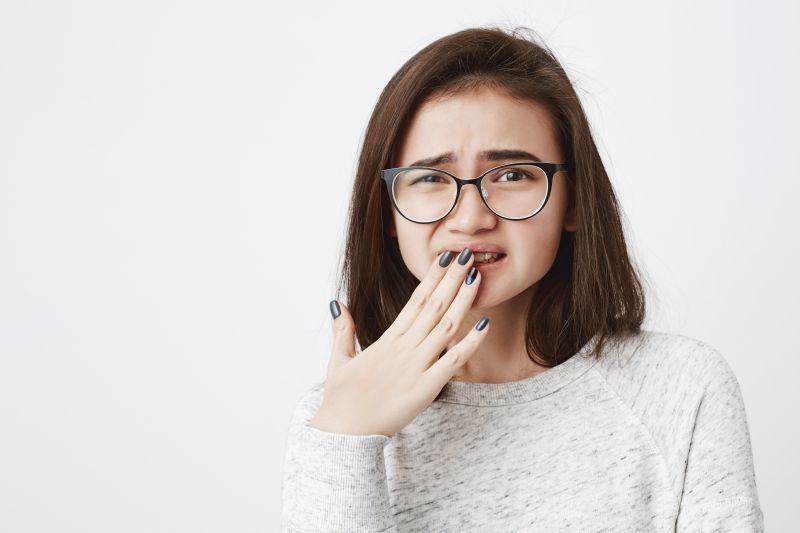 Người bị nhiệt miệng không nên ăn hạt óc chó