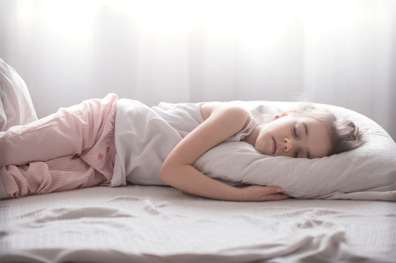 Một giấc ngủ chất lượng sẽ giúp trẻ phát triển chiều cao tốt hơn