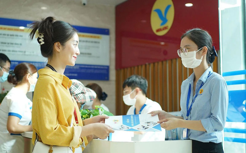 Nếu bảo hiểm y tế đã liên kết với CCCD hoặc VNeID, khách hàng thường chỉ cần xuất trình thẻ căn cước 