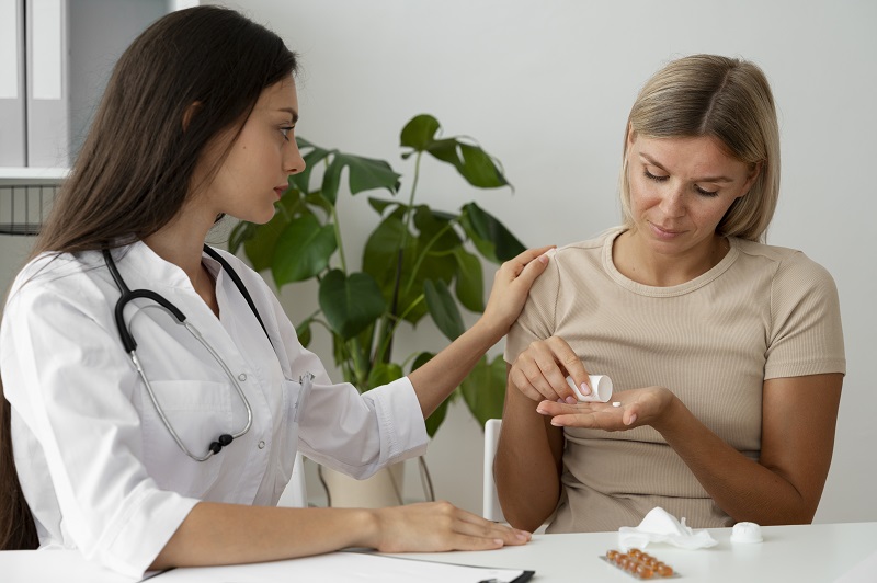 Bệnh nhân lupus ban đỏ cần điều trị đúng phác đồ của bác sĩ