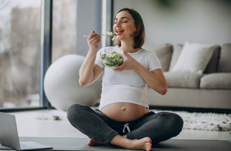 Bầu 3 tháng đầu có thể ăn lá tía tô với lượng phù hợp và đúng cách