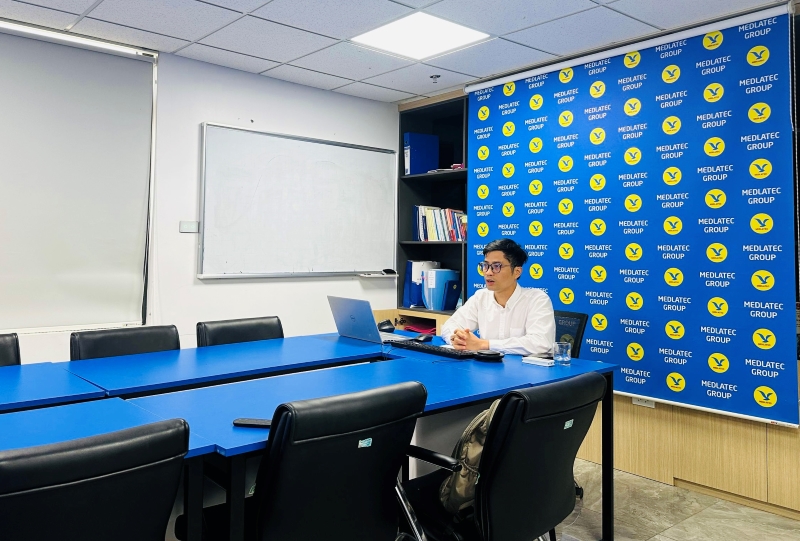 Báo cáo trình bày bởi ThS.BSNT Trương Quốc Thanh tập trung vào vai trò của giải phẫu bệnh trong chẩn đoán xác định ung thư, phân loại mô bệnh học và định hướng điều trị cá thể hóa theo từng thể bệnh