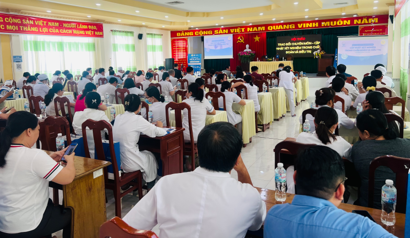 Toàn cảnh hội nghị khoa học chuyên sâu với chủ đề: 