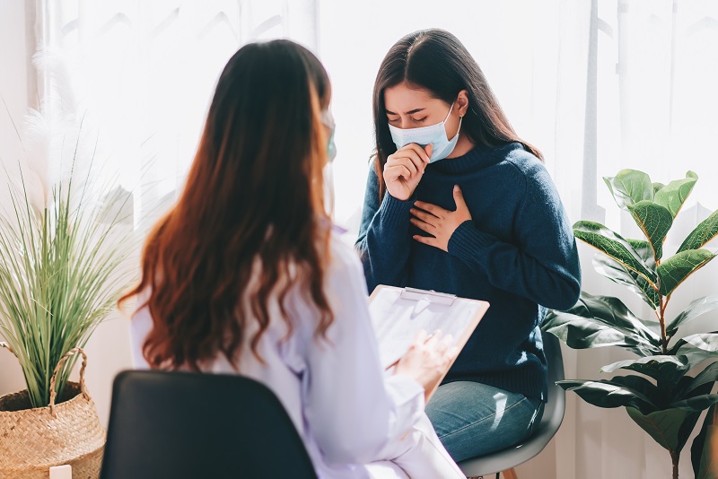Ho kéo dài nhiều ngày kèm khó thở, khàn tiếng có thể là biểu hiện ung thư giai đoạn đầu