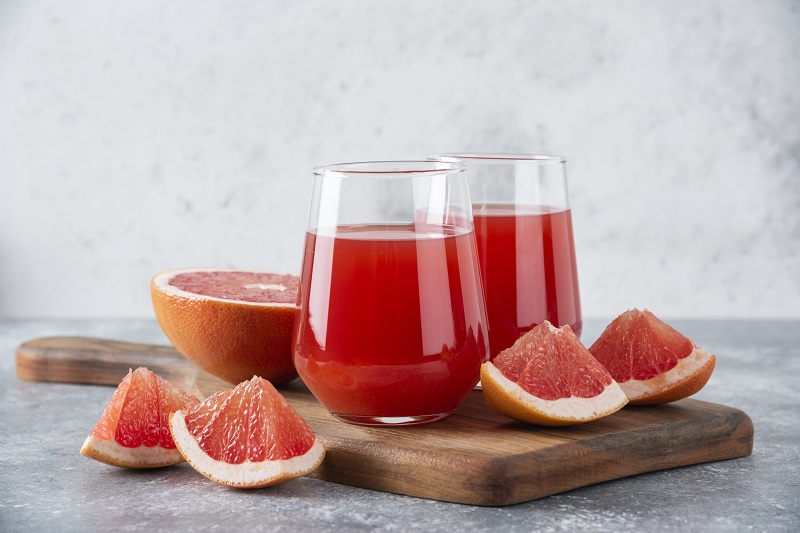 Nước ép bưởi giàu chất chống oxy hóa, hỗ trợ giảm lượng mỡ tích tụ trong gan.