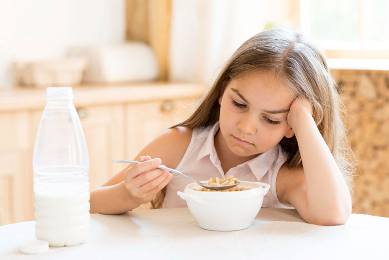 Trẻ kén ăn dễ bị thiếu hụt một số dưỡng chất ảnh hưởng đến quá trình phát triển chiều cao