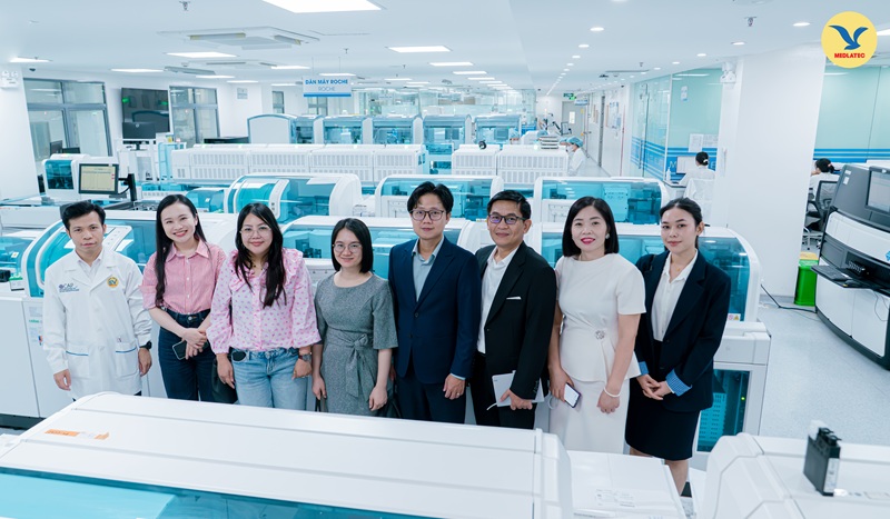 Trung tâm Xét nghiệm MEDLATEC thường xuyên đón các chuyên gia, bác sĩ của nhiều bệnh viện uy tín trong và ngoài nước đến tham quan, làm việc