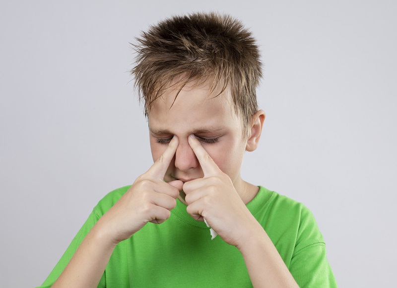 Trẻ bị tic thường bị tăng động giảm chú ý, có hành động lặp lại nhiều lần