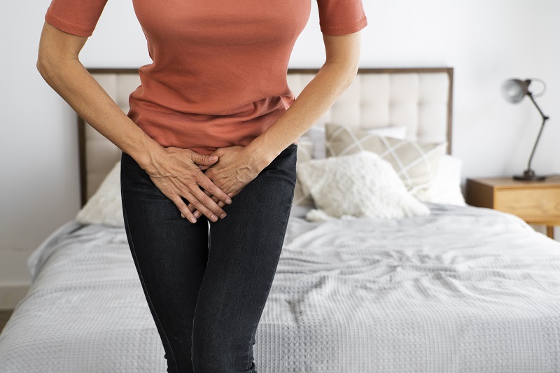 Bị viêm nang lông có thể làm nổi mụn cứng ở vùng lông mu nữ