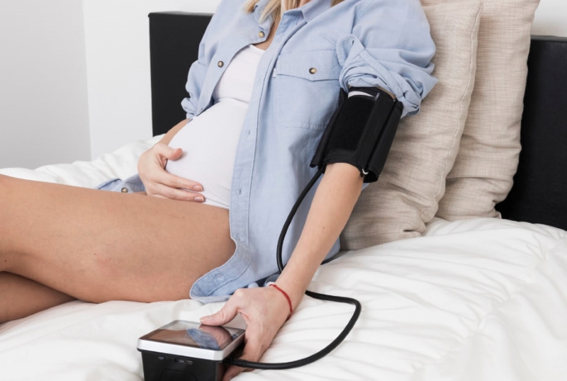 Huyết áp cao bất thường là một trong các dấu hiệu nhận biết nguy cơ tiền sản giật 