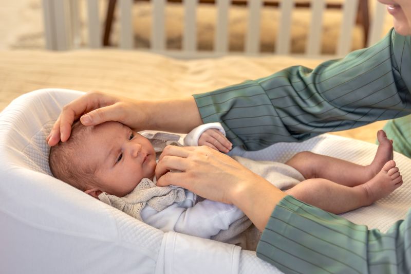 Trẻ quấy khóc, ngủ không yên giấc cũng cảnh báo dấu hiệu sữa mẹ thiếu chất