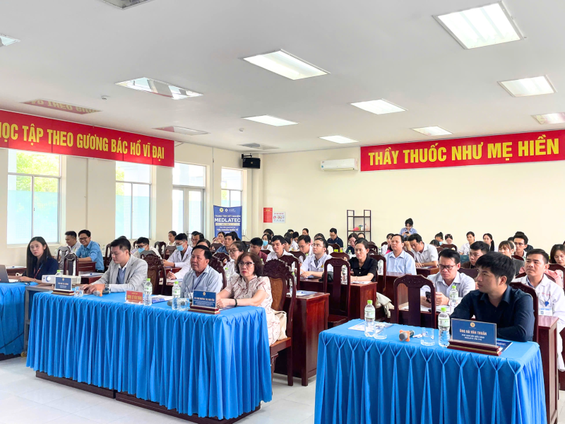 Toàn cảnh hội nghị khoa học với chủ đề