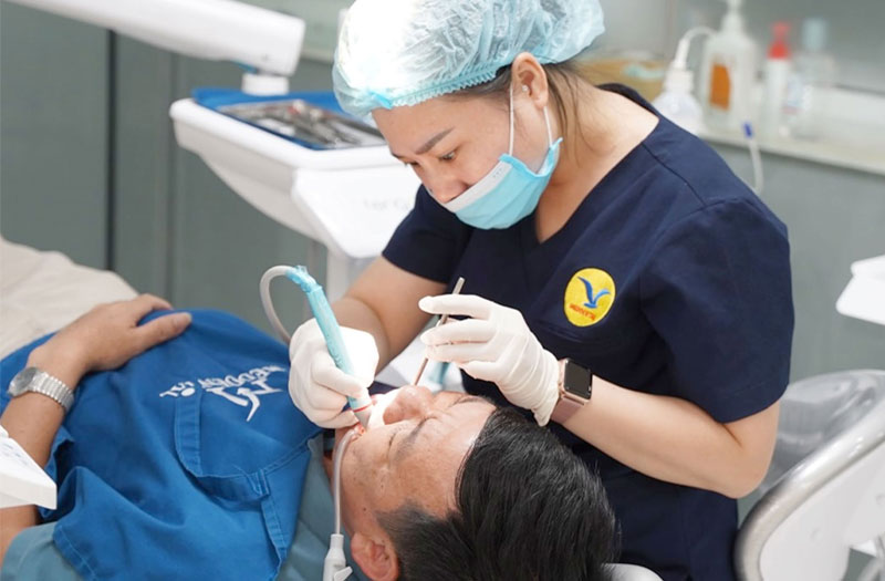 Quy trình trám răng cần được thực hiện tại các cơ sở y tế uy tín để đảm bảo an toàn, đáp ứng nhu cầu của khách hàng
