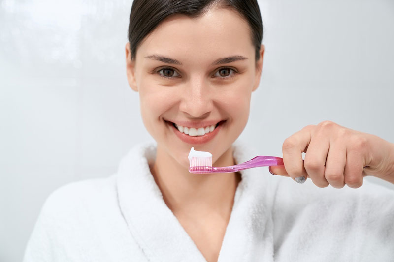 Vệ sinh răng miệng cẩn thận giúp bạn sở hữu một hàm răng chắc khỏe