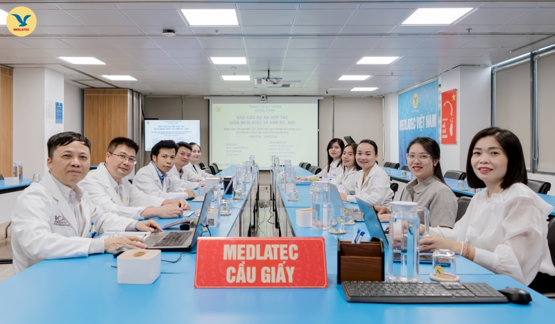 Toàn cảnh chương trình tổng kết sau quá trình hợp tác nghiên cứu giữa Hệ thống Y tế MEDLATEC và Trung tâm nghiên cứu kháng thuốc (AMR-RC) thuộc viện An ninh Y tế Nhật Bản (JIHS)