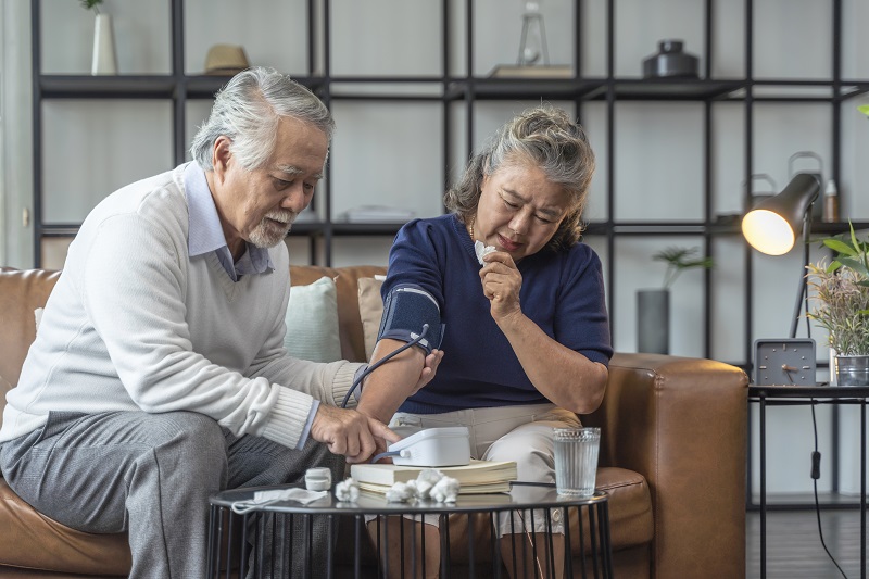 Khó thở, huyết áp thấp, hạ thân nhiệt là những dấu hiệu dễ gặp ở hội chứng đáp ứng viêm toàn thân