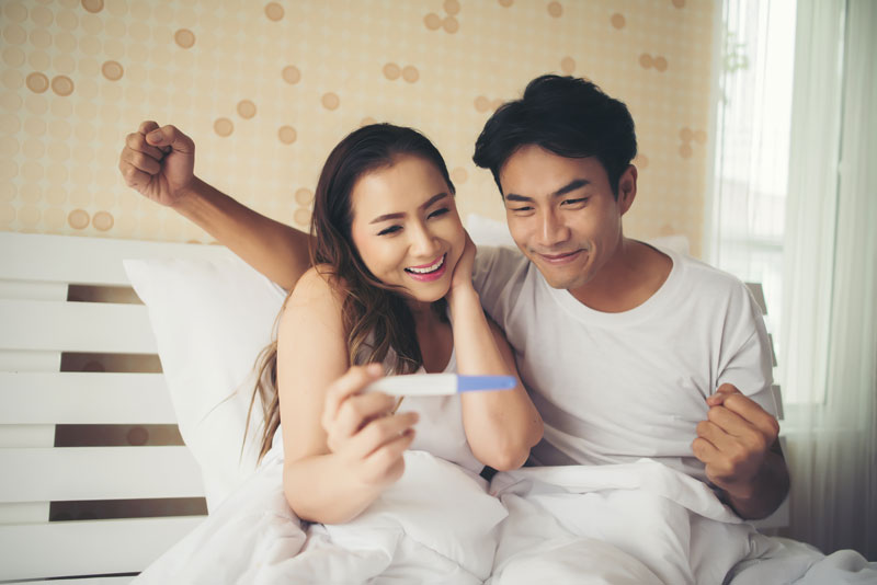 Ba tháng đầu là giai đoạn nhạy cảm nên nhiều cặp đôi thắc mắc rằng quan hệ trong 3 tháng đầu thai kỳ có sao không