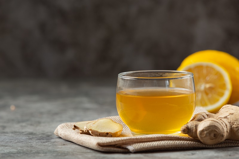 Nước chanh pha gừng được dân gian dùng hạ sốt cho trẻ