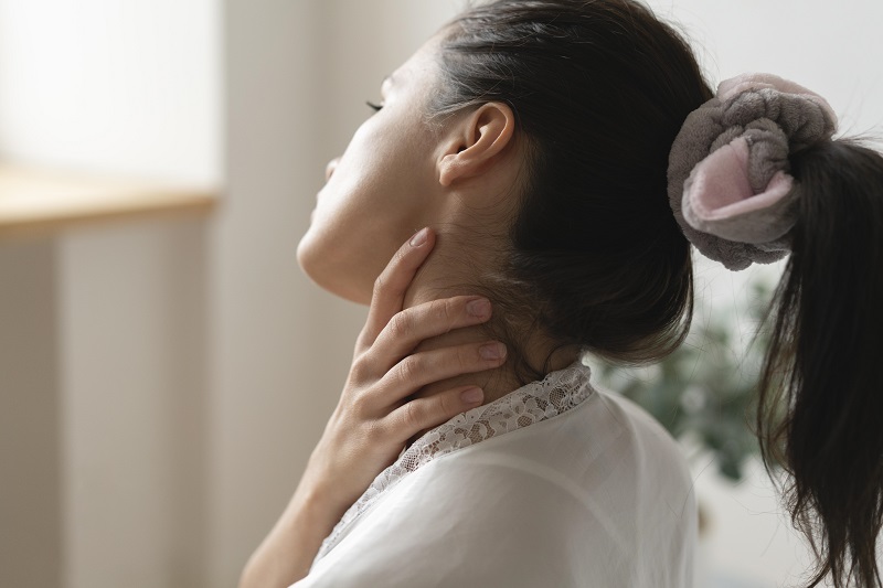 Va đập vùng gáy có thể tiềm ẩn nhiều biến chứng nguy hiểm. 