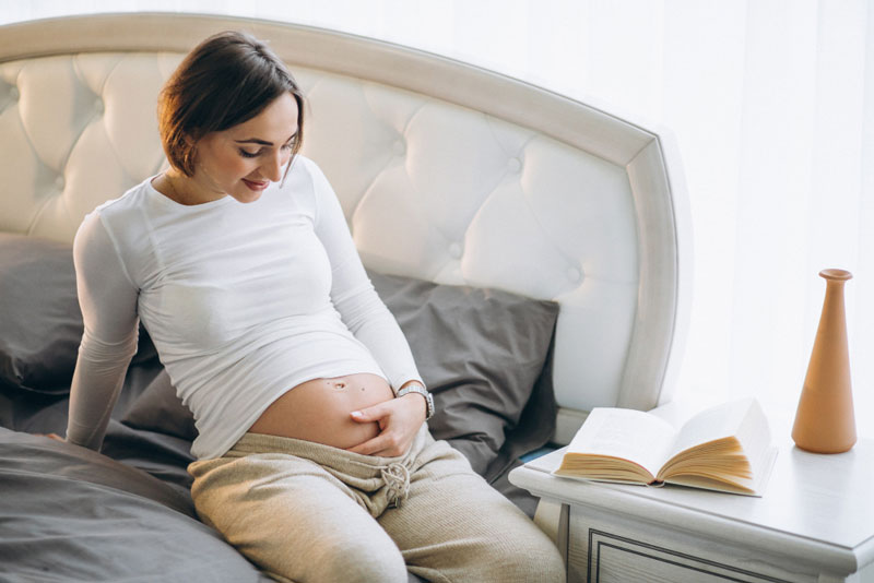Mẹ bầu nên mặc trang phục thoải mái khi đi siêu âm